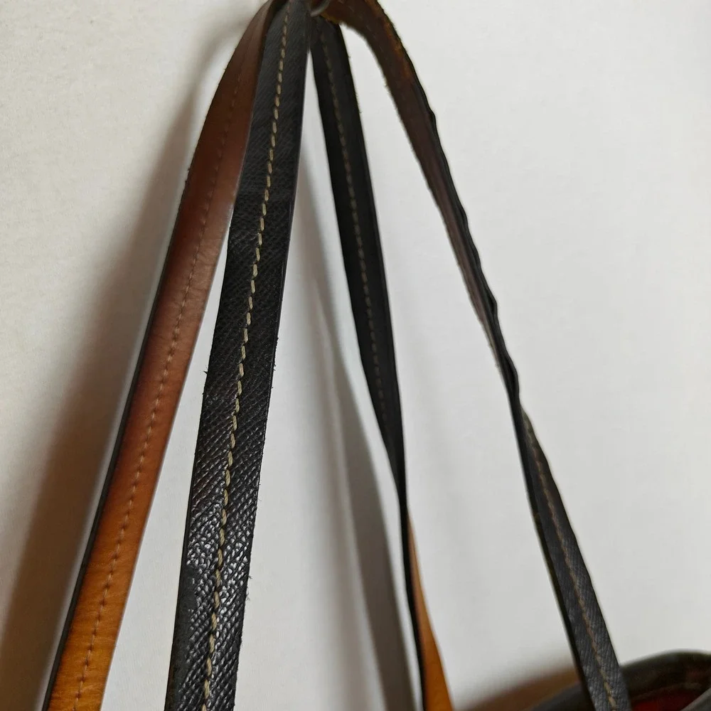 Dooney & Bourke Black Saffiano Leather Tote Bag Shoulder Purse Tassel Gold Tone